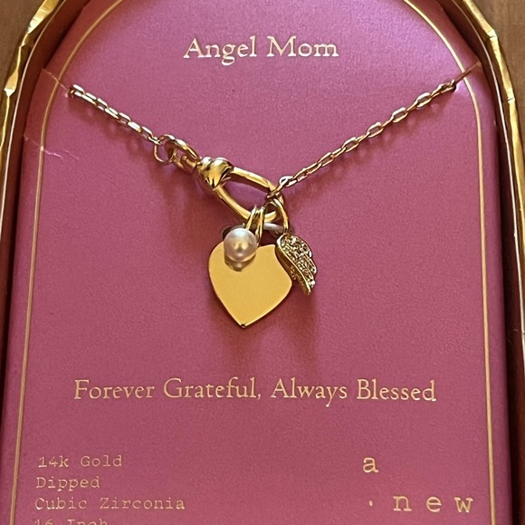 ✨BUY 2 GET 1 FREE✨ 14k Gold Dipped Heart/Wing Charm Necklace - Picture 2 of 4